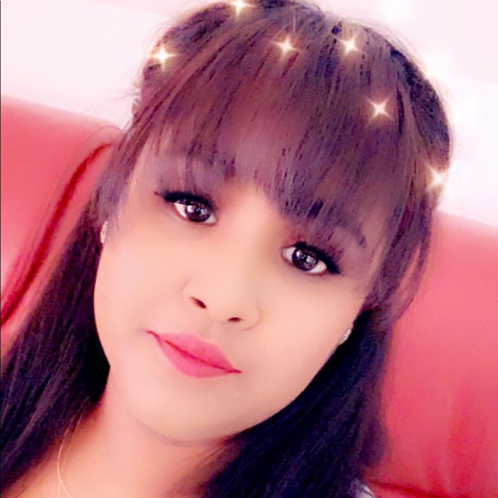 Meet your Posher, Athisha